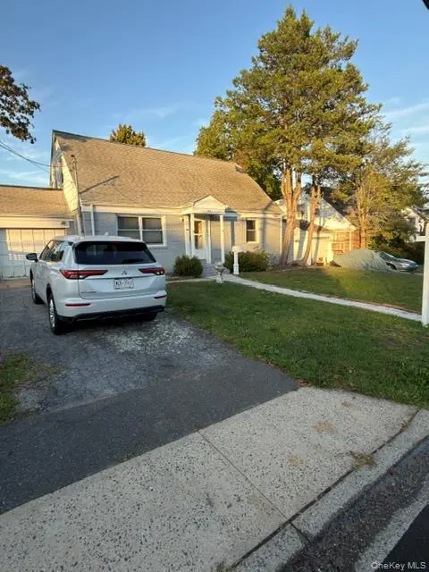 345 Walton ST, West Hempstead, NY 11552