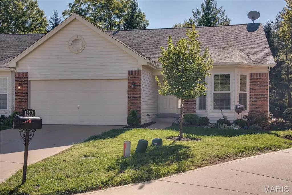 1360 Kensington Way DR, Ellisville, MO 63011