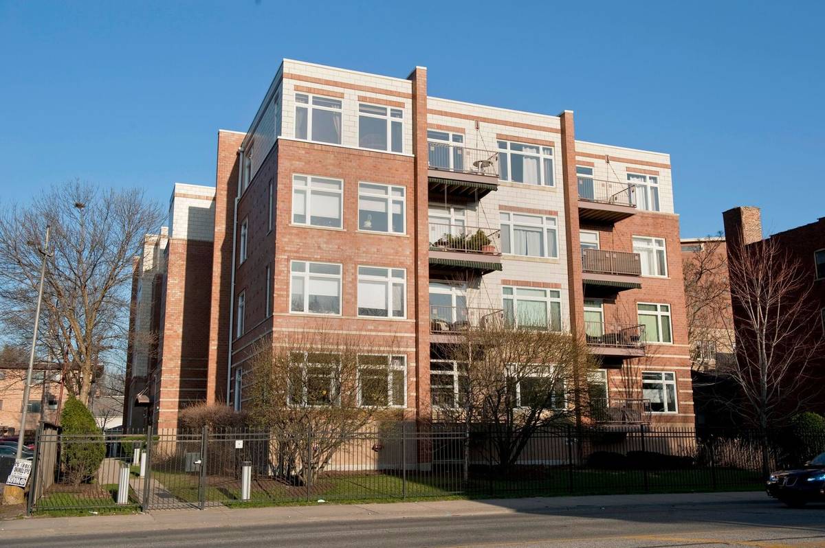 515 N Harlem AVE #203, Oak Park, IL 60302