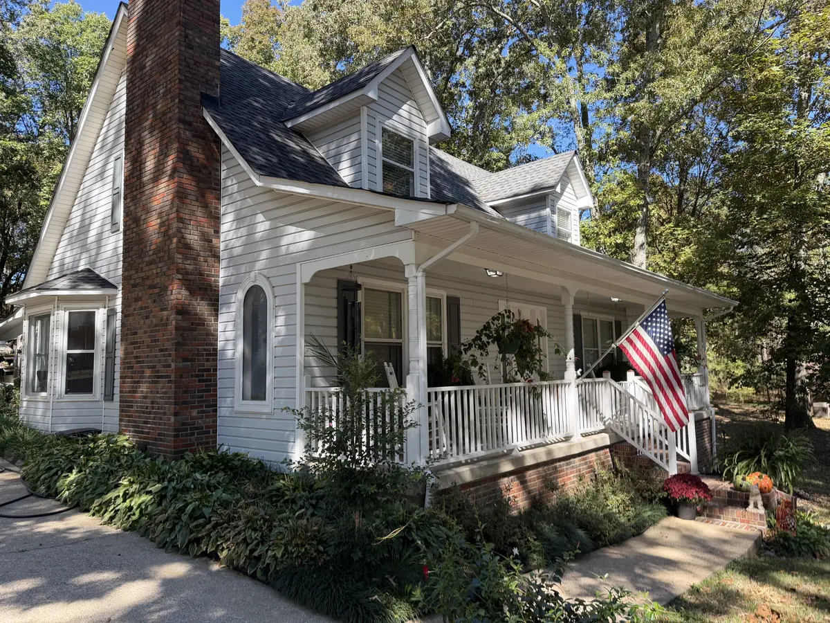 1051 Alex Dr, Lawrenceburg, TN 38464