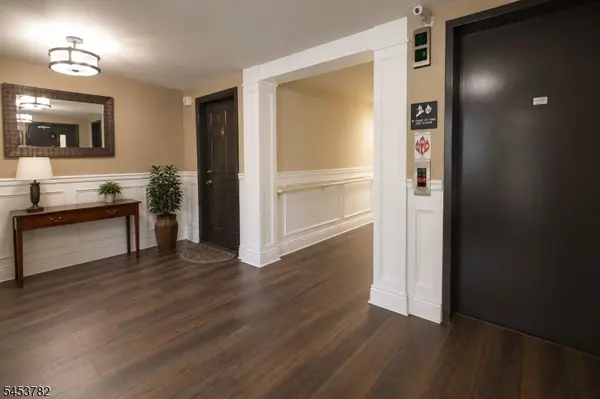 37 Park Edge, Berkeley Heights Twp., NJ 07922