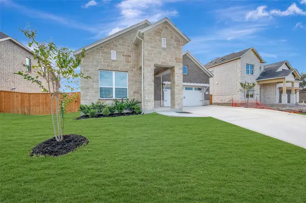 275 Callahan LOOP, Buda, TX 78610