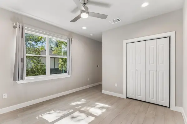 613B East 50th ST, Austin, TX 78751