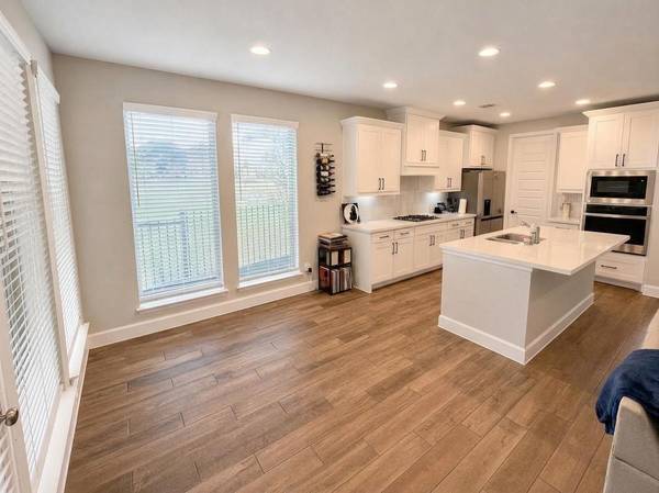 635 Kimble Creek LOOP, Kyle, TX 78640