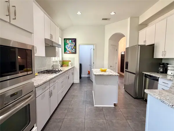 223 Bellagio DR, Lakeway, TX 78734