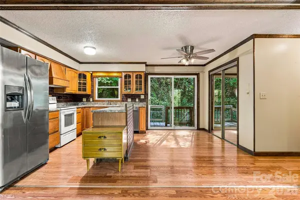 376 Roberts Hill RD, Marshall, NC 28753