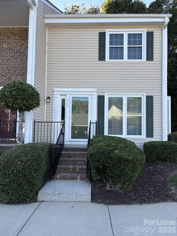 1111 Surry LN, Gastonia, NC 28054