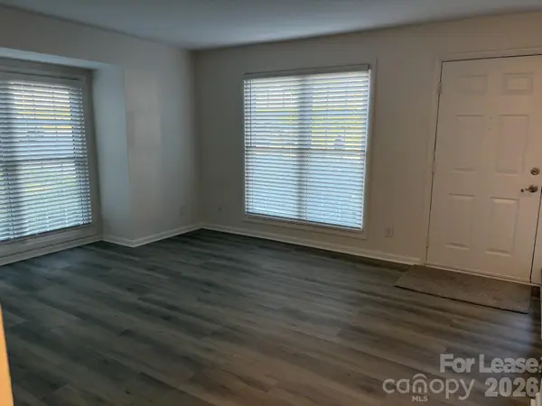 1111 Surry LN, Gastonia, NC 28054