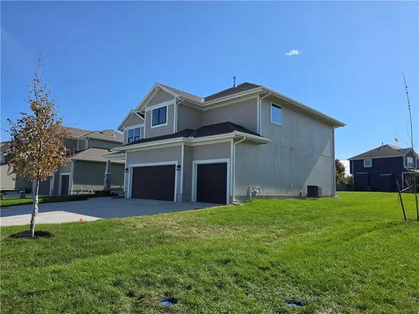2291 W Elm TER, Olathe, KS 66061