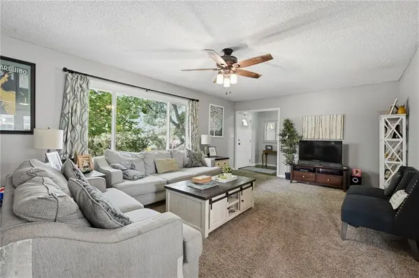 4121 N Briarcliff RD, Kansas City, MO 64116