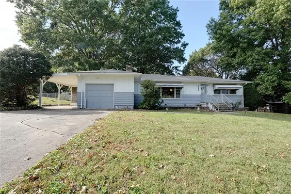 722 S Hudson ST, Buckner, MO 64016