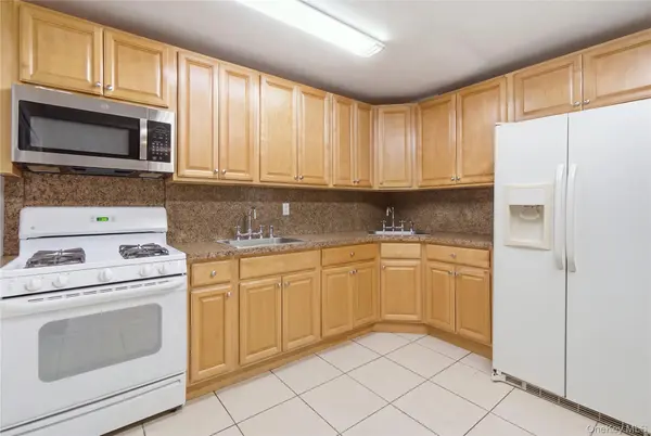 49 W Burda PL, New City, NY 10956