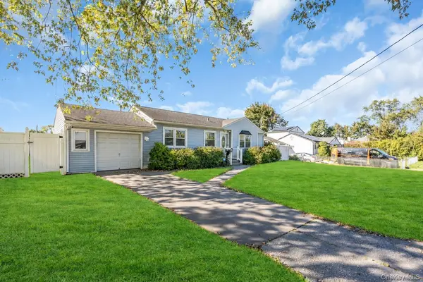 2710 Heather AVE, Medford, NY 11763