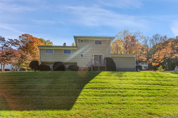 32 Hillview DR, Pleasantville, NY 10570