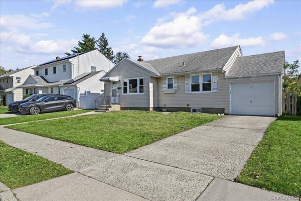 7 High ST, Hicksville, NY 11801