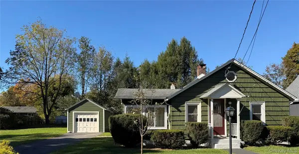 62 Arnett RD, Rhinebeck, NY 12572