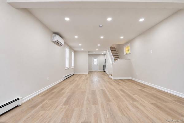 6344 53rd DR, Maspeth, NY 11378