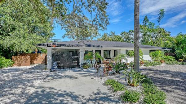 2375 DATURA ST, Sarasota, FL 34239