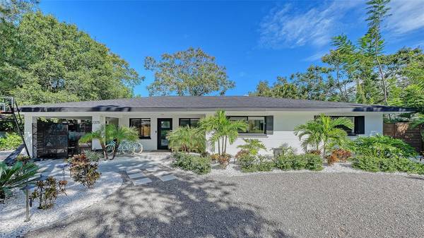 2375 DATURA ST, Sarasota, FL 34239