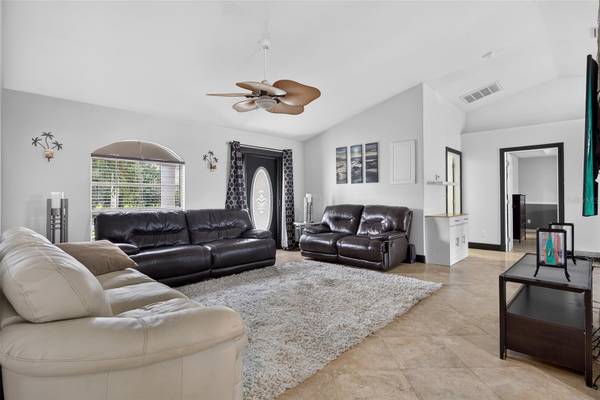 270 E TARPON BLVD NW, Port Charlotte, FL 33952
