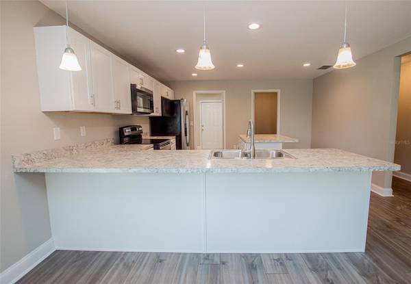 712 W 9TH ST, Lakeland, FL 33805