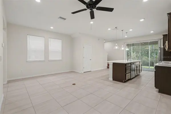 2886 GRAND KEMERTON PL, Tampa, FL 33618