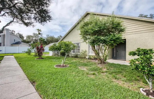 2366 BENTLEY DR, Palm Harbor, FL 34684