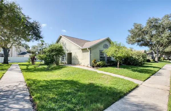 2366 BENTLEY DR, Palm Harbor, FL 34684