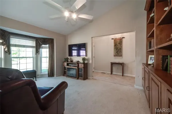 1360 Kensington Way DR, Ellisville, MO 63011