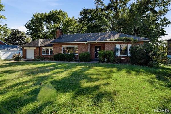 134 Tanzberger DR, Oakville, MO 63129
