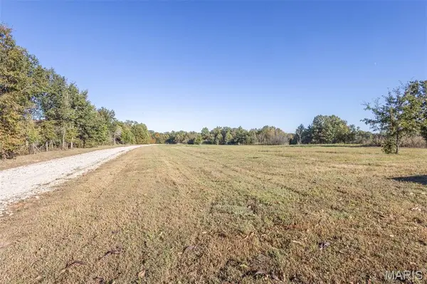 45080 Halyon TRL, Perry, MO 63462