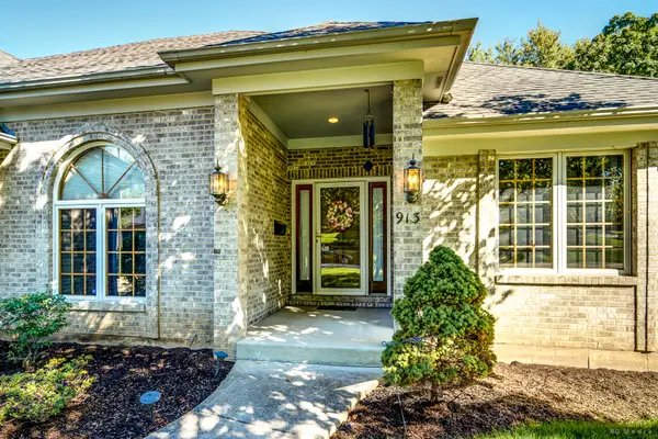 913 East ST, Lemont, IL 60439