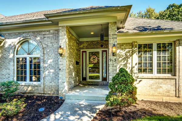 913 East ST, Lemont, IL 60439