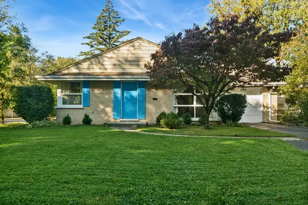 1100 Oxford RD, Deerfield, IL 60015