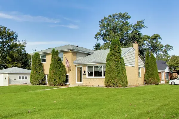 44 Cranbrook DR, Des Plaines, IL 60016