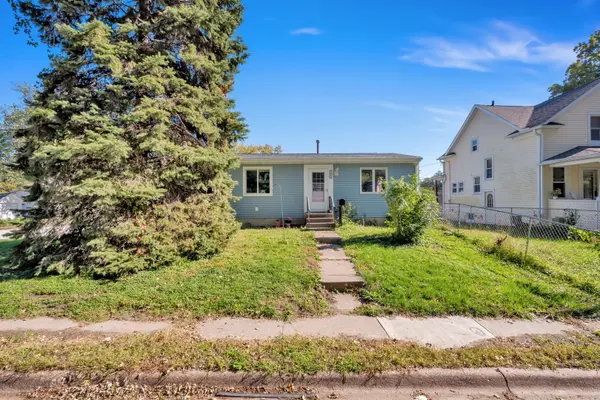 705 S Fairmount ST, Davenport, IA 52802