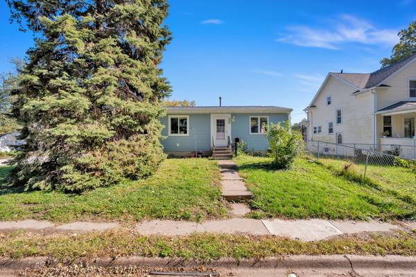 705 S Fairmount ST, Davenport, IA 52802