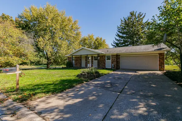 55 Park AVE, Eldridge, IA 52748