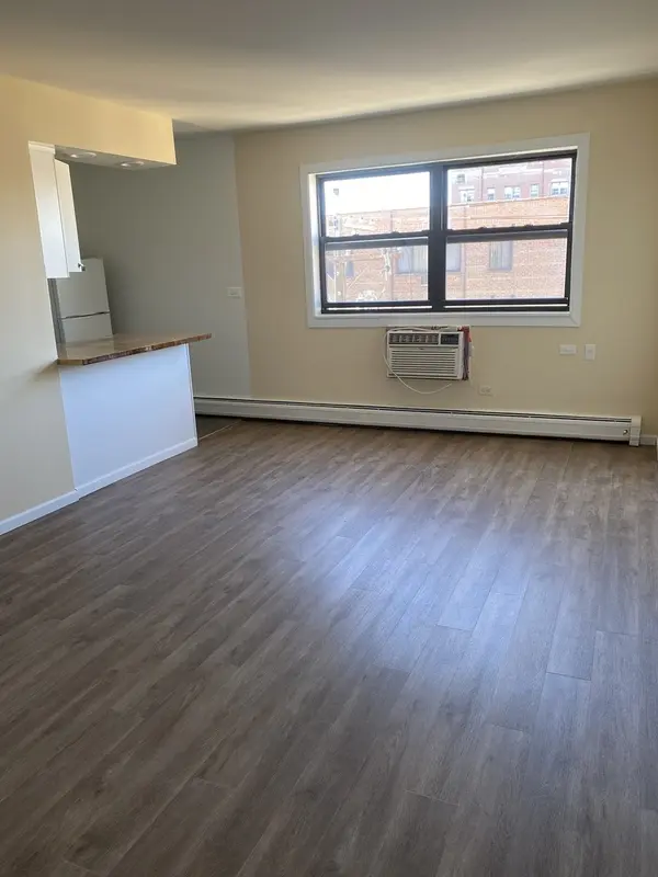 5940 N KENMORE AVE #204, Chicago, IL 60660