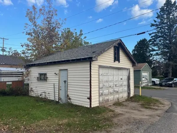 102 New York AVE W, Gilbert, MN 55741