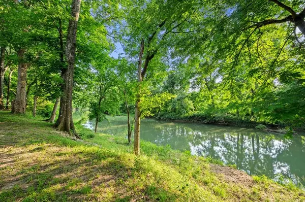 271 River West LN, Broken Bow, OK 74728