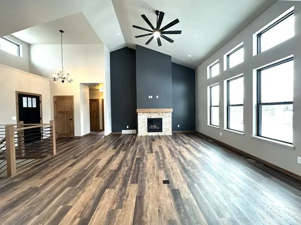 N8068 OAKWOOD DR, Sherwood, WI 54169