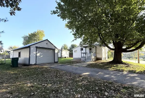 186 OHIO AVE, Galesburg, IL 61401