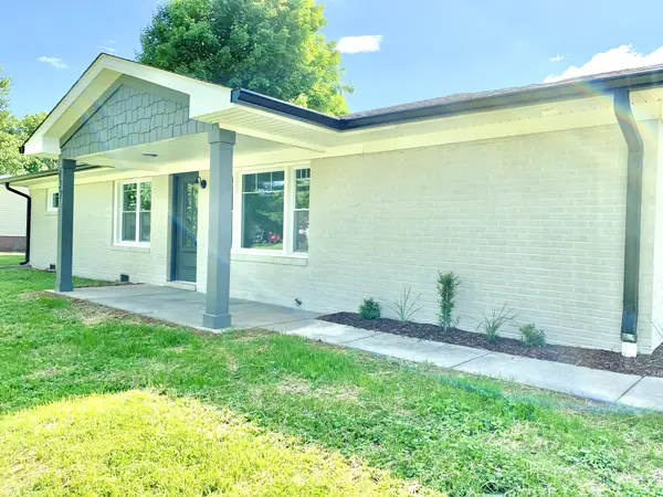 427 Wayne Dr, Hopkinsville, KY 42240
