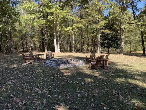 1051 Alex Dr, Lawrenceburg, TN 38464