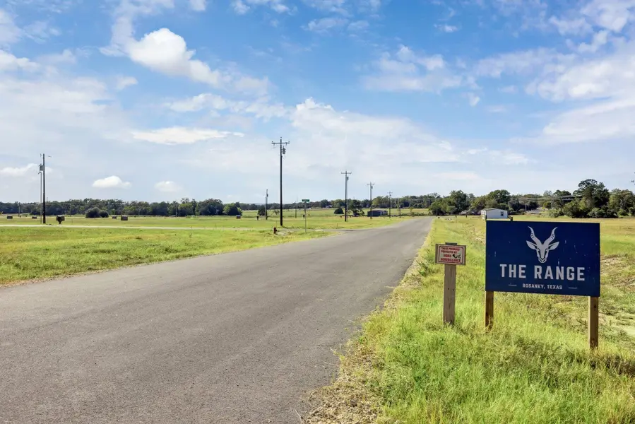 104 Sable DR, Rosanky, TX 78953