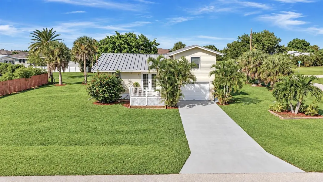 2835 WISTERIA PL, Punta Gorda, FL 33950