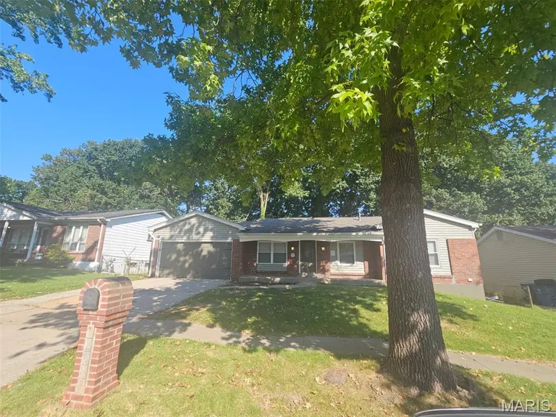 12987 Verwood DR, Florissant, MO 63033