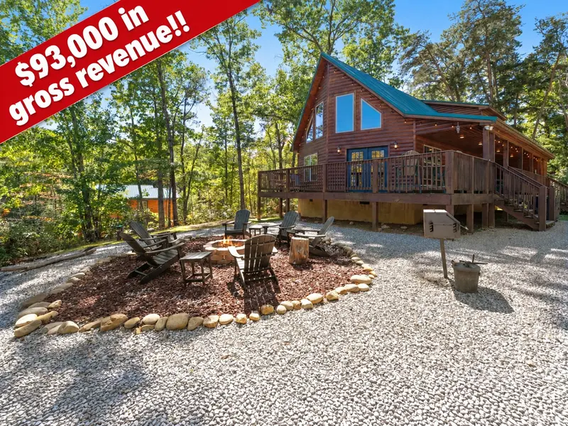 4375 Chamberlain Ln, Sevierville, TN 37862