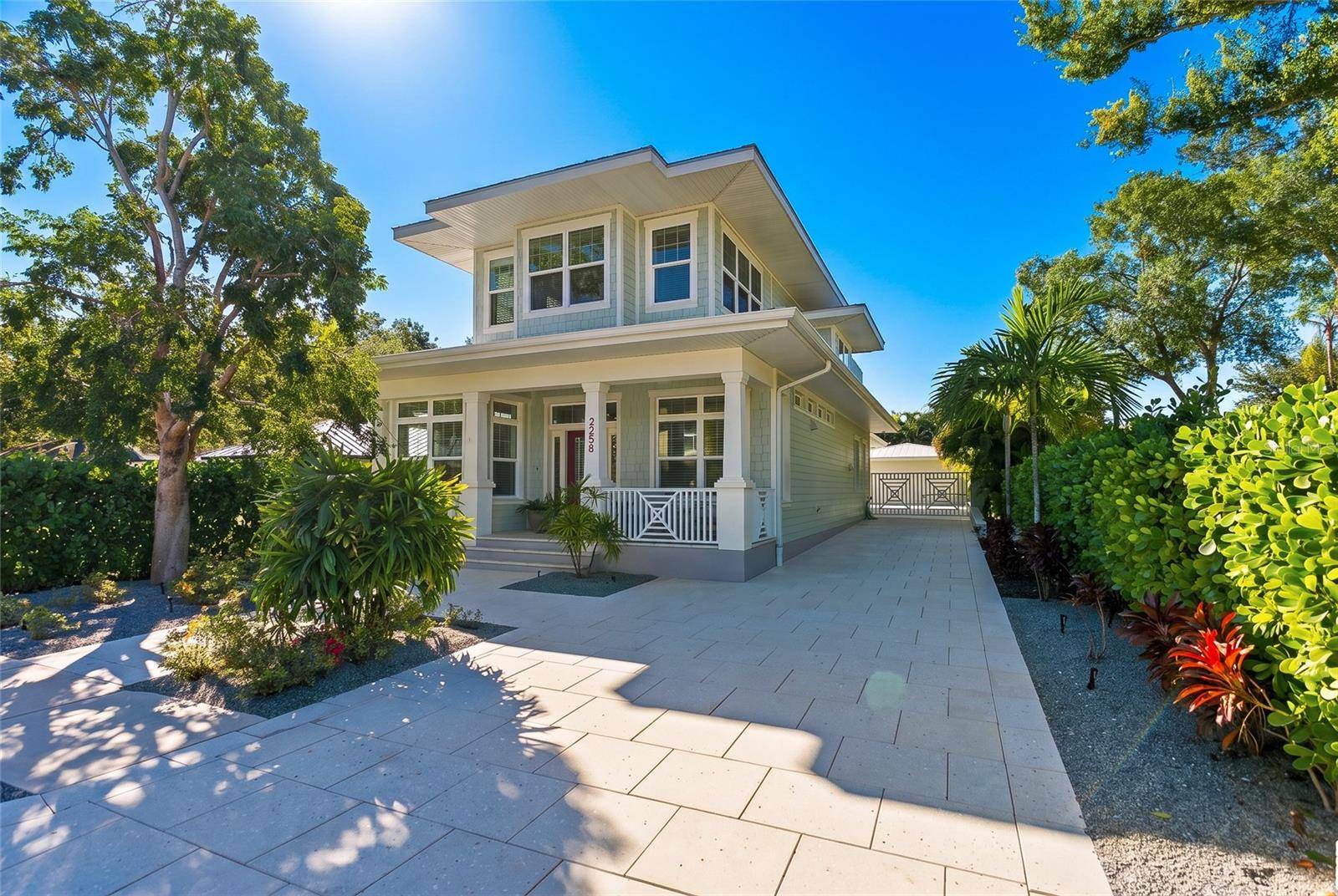2258 HILLVIEW ST, Sarasota, FL 34239
